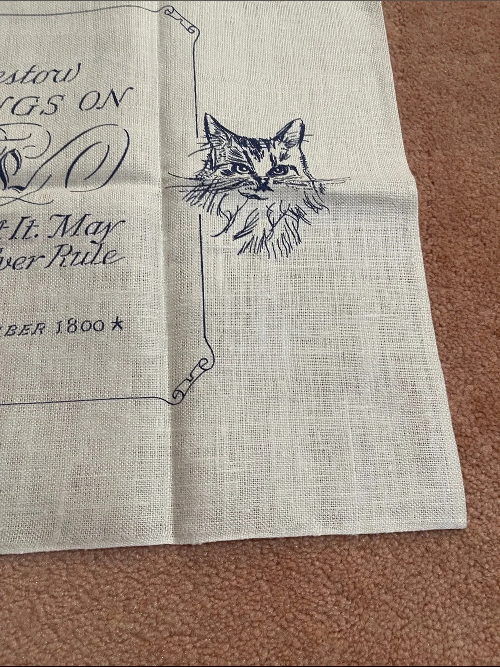 Printed Linen-Blend Table Runner in Cream with Cat Motif new